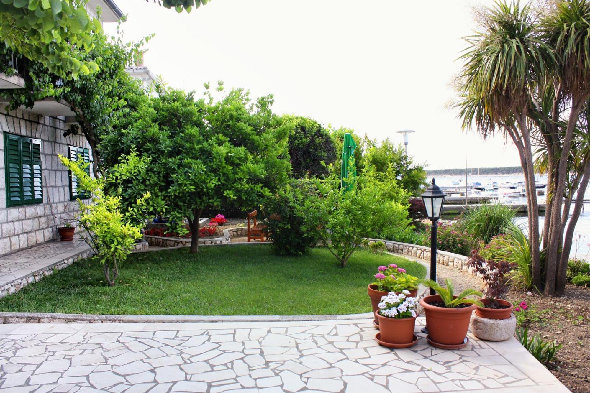 Apartments And Rooms By The Sea Barbat, Rab - 4973 راب المظهر الخارجي الصورة